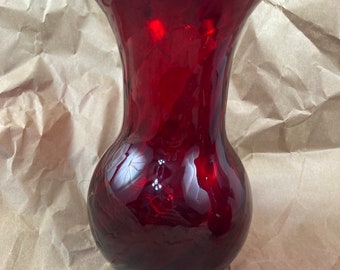 Blenko 3724 Vase In Ruby