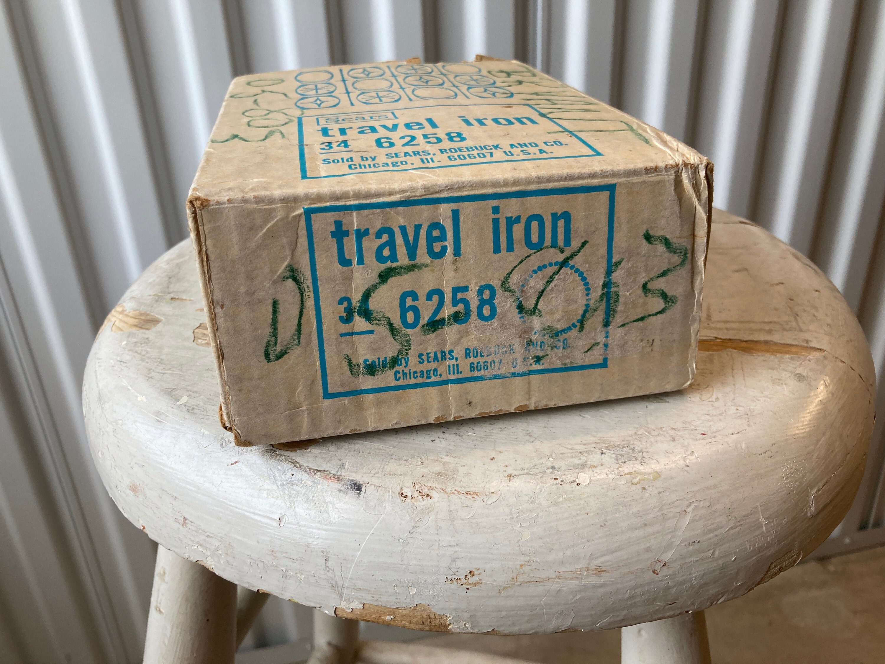 Fer à Repasser De Voyage PRILECT Années 1950 - Vintage UK, Boîte étain D'origine (sans Fiche)