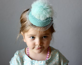 Mini cappello bimba, cappellino con pompom