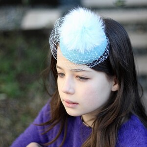 Mini cappello bimba, cappellino con pompom immagine 5