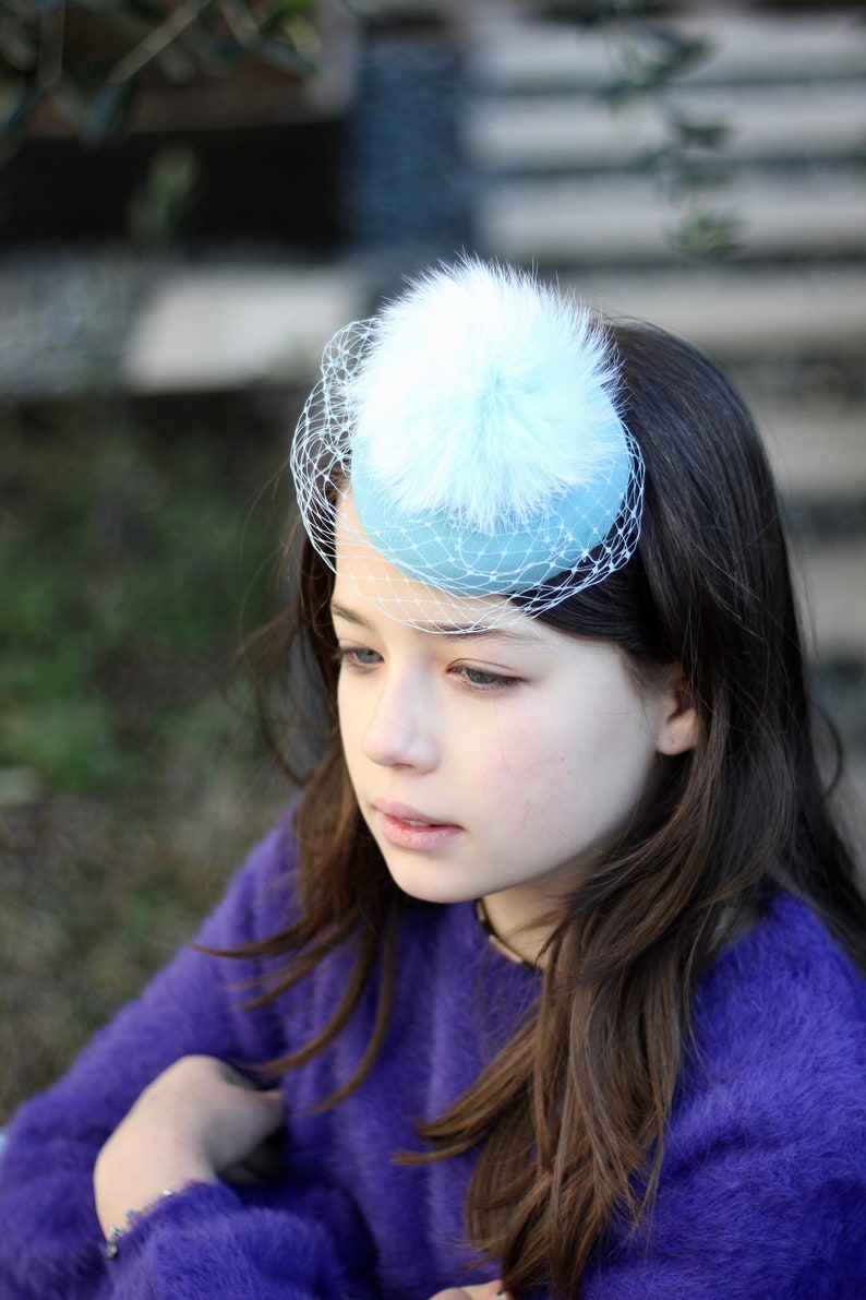 Mini cappello bimba, cappellino con pompom immagine 5