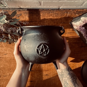 Large Black Cauldron - Black Cast Iron Cauldron - Witchy Decor - Ritual - Incense Holder - Altar - Black Bowl - Divination Tools - Halloween