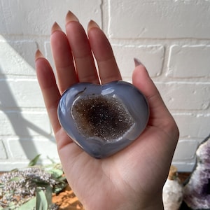 Druzy Agate Heart - Agate Geode Crystal Heart - Witchy Decor - Healing Crystals & Stones -  Stone Heart Carving