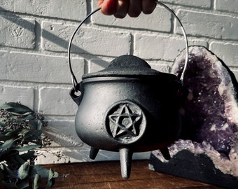 Black Pentacle Cauldron - Cast Iron Cauldron - Witchy Decor - Ritual Tools - Incense Holder - Altar Sacred Tool -  Candle Holder - Halloween