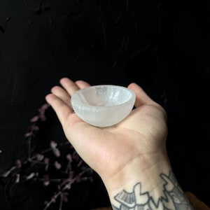 Selenite Cleansing Bowl - Charging Bowl - Witchy Decor - Ring Dish - Meditation - Healing Crystals - Energy Cleansing Offering Dish