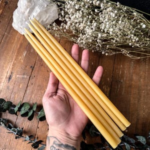 Handgetauchte Bienenwachskerzen, 28 cm, 5er Set, Witchy Decor