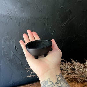 Black Cast Iron Oval Incense Dish - Witchy Decor - Incense Holder - Altar - Small Black Cauldron - Ritual Tools - Sacred Space