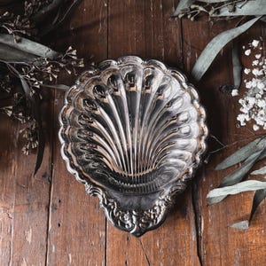 Vintage Silver Shell Trinket Dish - Witchy Decor - Clam Shell Display - Mermaid Decor - Sea Witch