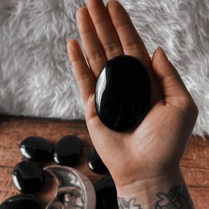 ONE Black Obsidian Palm Stone - Protection Crystal - Large Palm Stone - Pocket Stone - Meditation Tools - Witchy Decor