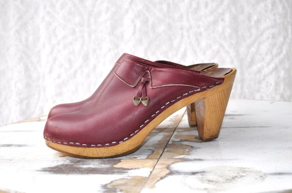 mia red clogs