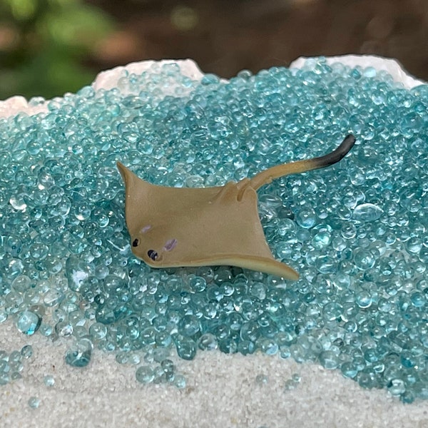 Miniature Cownose Ray, Tiny Manta Ray, Miniature Stingray, Beach Garden supplies, terrarium, soft plastic figurine, diorama, sea animals