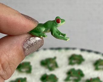 Tiny Green Tree Frog, Miniature figurine, Terrarium Supply, Craft Project mini, Diorama Small Tiny Frog, Dollhouse Fairy Garden jungle mini