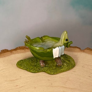 Miniature Frog in Bathtub, mini frog taking a bath, fairy garden accessories, terrarium supply, frog lover gift, bathing figurine figure