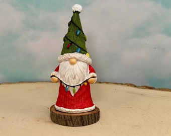 Miniature Christmas Gnome, Christmas Miniatures, dollhouse miniatures, fairy garden accessories, mini gnomes, Christmas gnomes