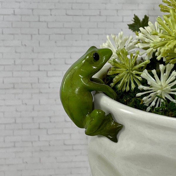 Frog Flower Pot Hugger Figurines, Miniature Supplies, Plant Accessory, Fairy Garden Accessories, Mini Toad Figure, Decorative Hanger