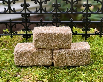 Mini Hay Bales, Miniature Hay Bales, Halloween Miniatures, Fall Miniatures, Straw Bales, fairy garden accessories, Fall Decor, Craft supply