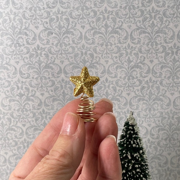 Miniature Christmas Tree Topper, Gold Glitter Star Embellishment, Dollhouse Mini Xmas Accessories, Fairy Garden Accessory decoration diorama