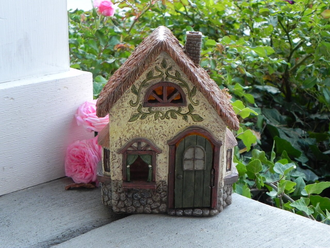 Accessories Miniature Dollhouse FAIRY GARDEN Woodcutters Fairy Cottage 