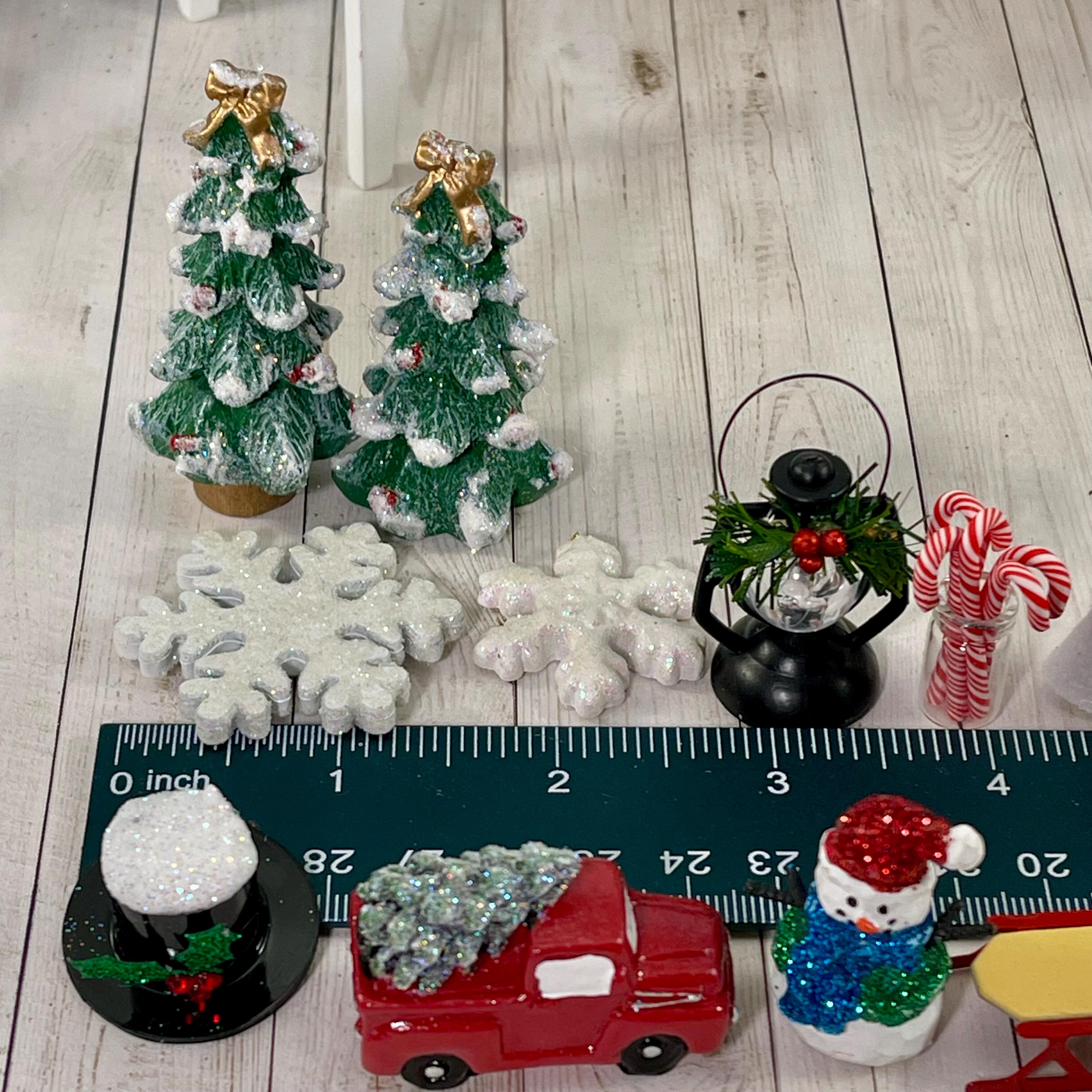Miniature Christmas Dollhouse Decorations, Snowmen Minis, Tree