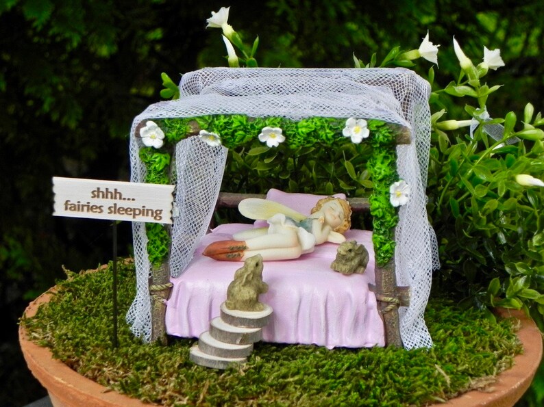 SH466 Dollhouse Miniature Artisan Halloween Sign Post