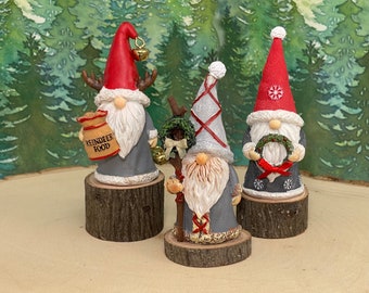 ONE Miniature Christmas Gnome, Christmas Miniatures, dollhouse miniatures, fairy garden accessories, mini gnomes, Christmas gnomes