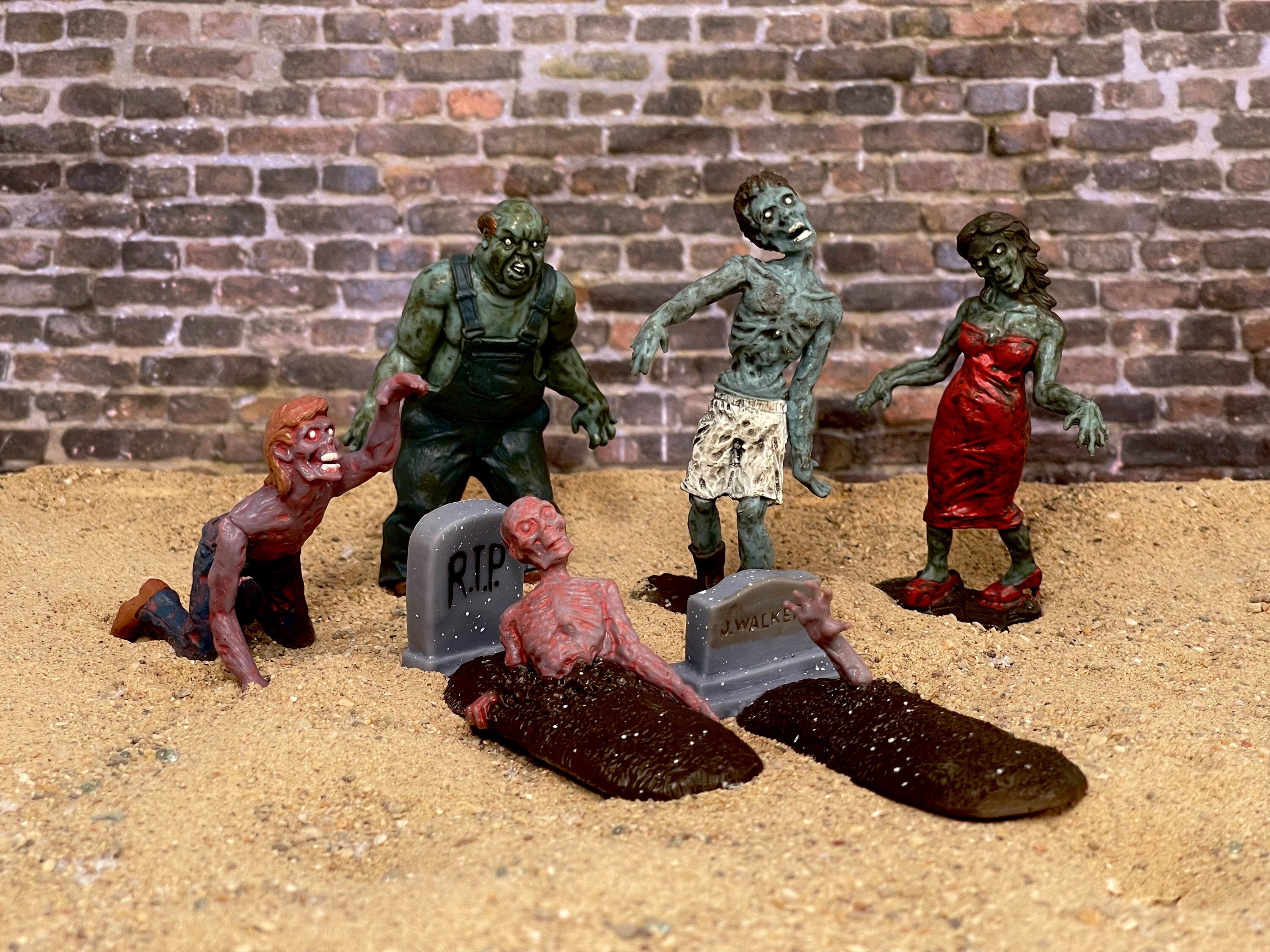Qiandier Zombie Action Figures Realistic Hand Painted Toy Figurine Models  12pcs