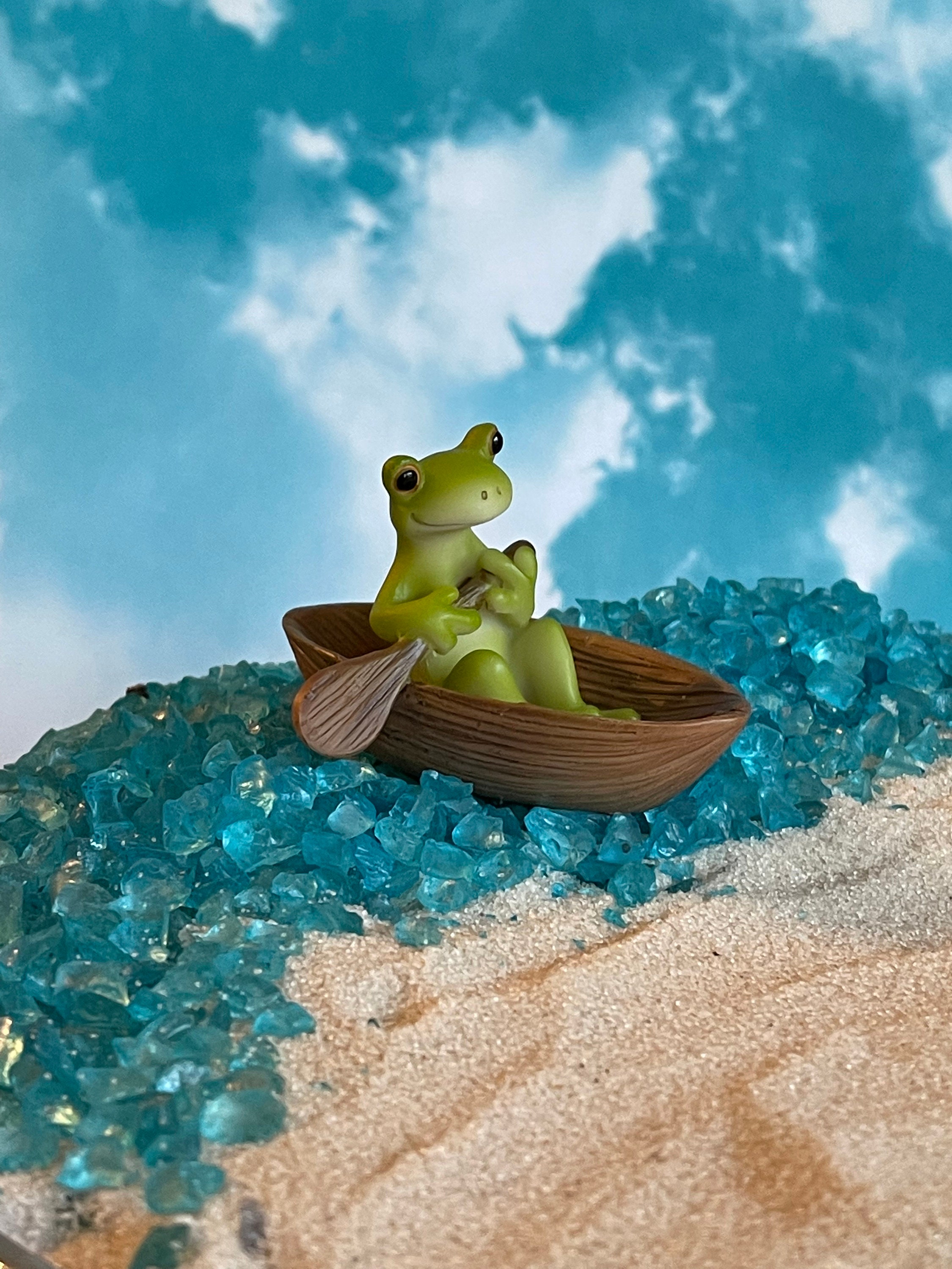 Three Frogs Rowing Leaf Boat, Fairy Garden, Mini Frogs, Miniature Frogs, Mini Fairy Garden World