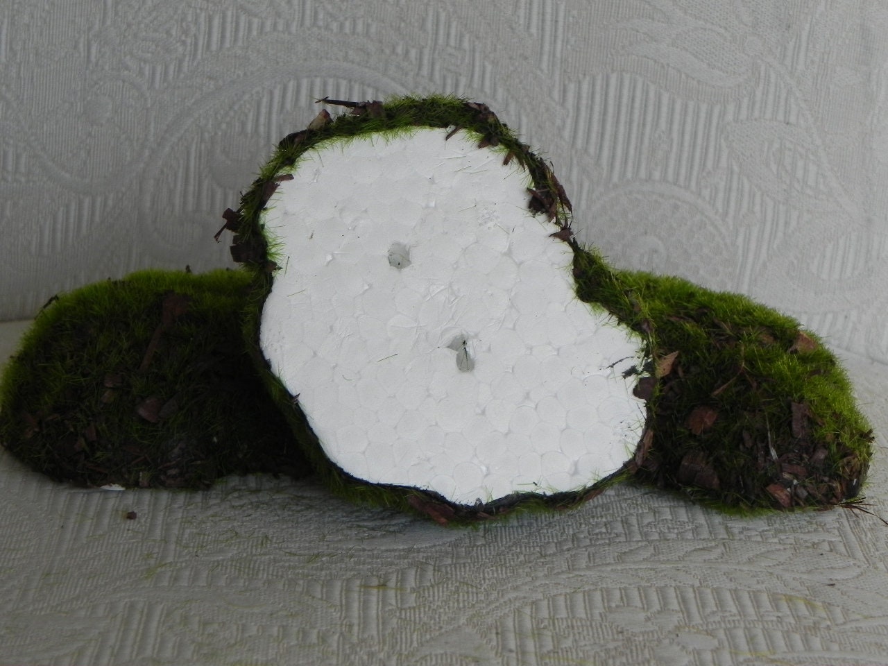 ODDIER 20 Pieces Artificial Moss Rocks, Decorative Faux Green Moss