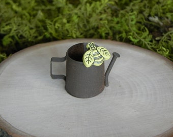 Fairy Garden Miniatures Watering Can, with tiny bee, fairy garden accessories, terrarium accessories, decorative does not water plants
