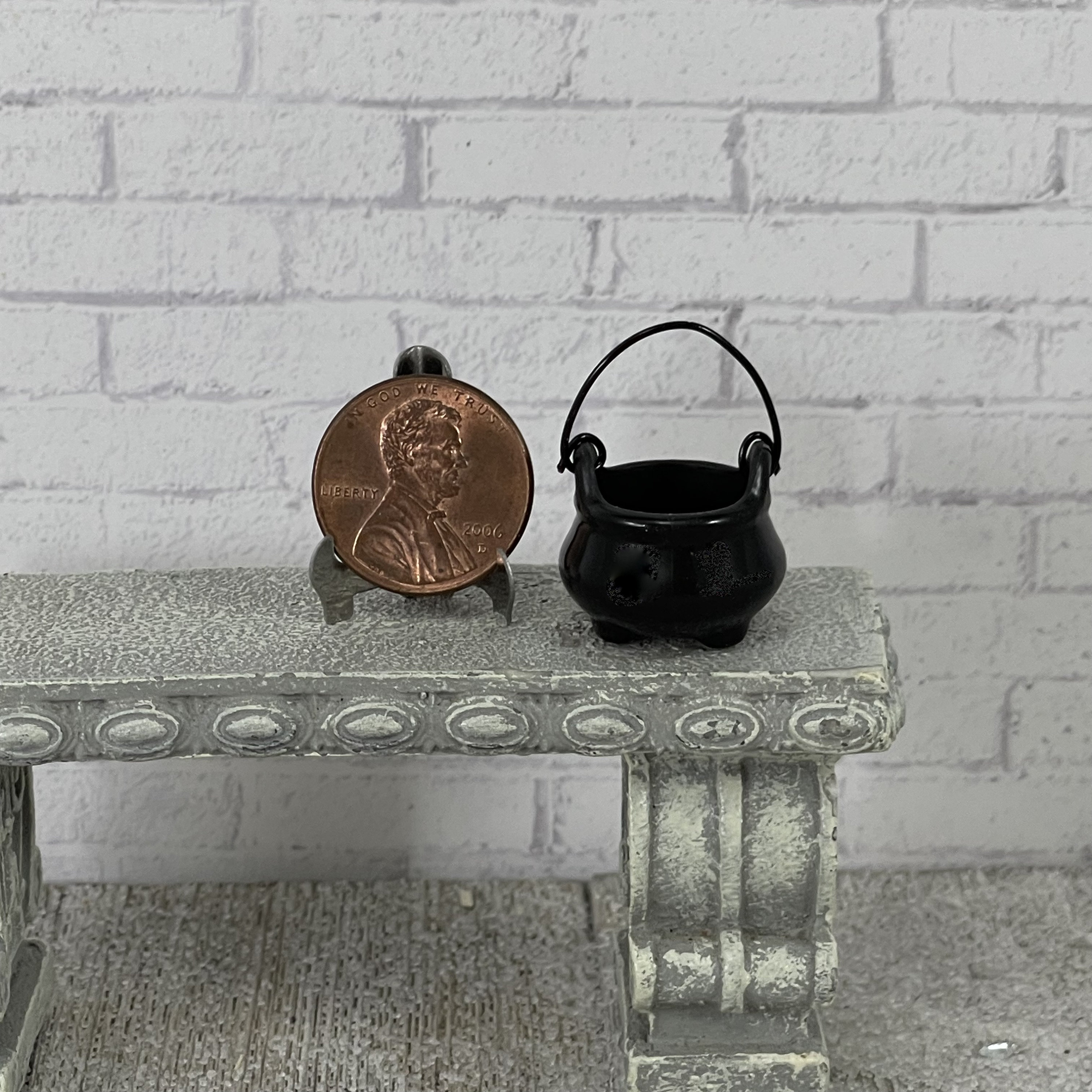 Miniature Cauldron, Dollhouse 1:12 Scale Mini Witch's Brew, Faux ...