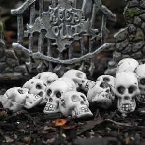 Miniature Skulls Fairy Garden accessories terrarium Halloween supplies craft supply miniature skeleton skull bead dollhouse outdoor