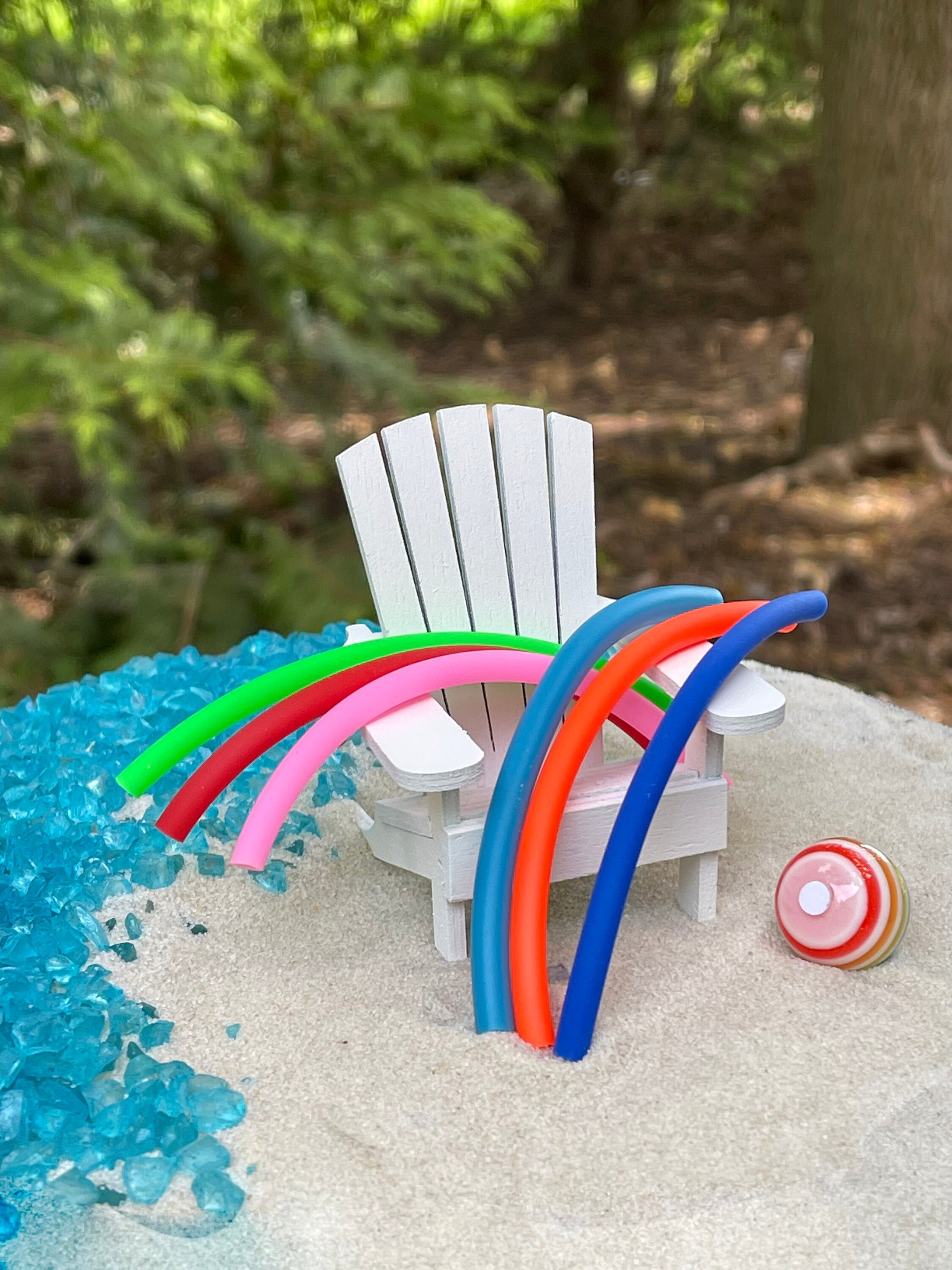 2 Cool Sling Chairs For Pool Or Beach – 1/24 Scale Miniature Dollhouse Accessories, Painted Red Black White