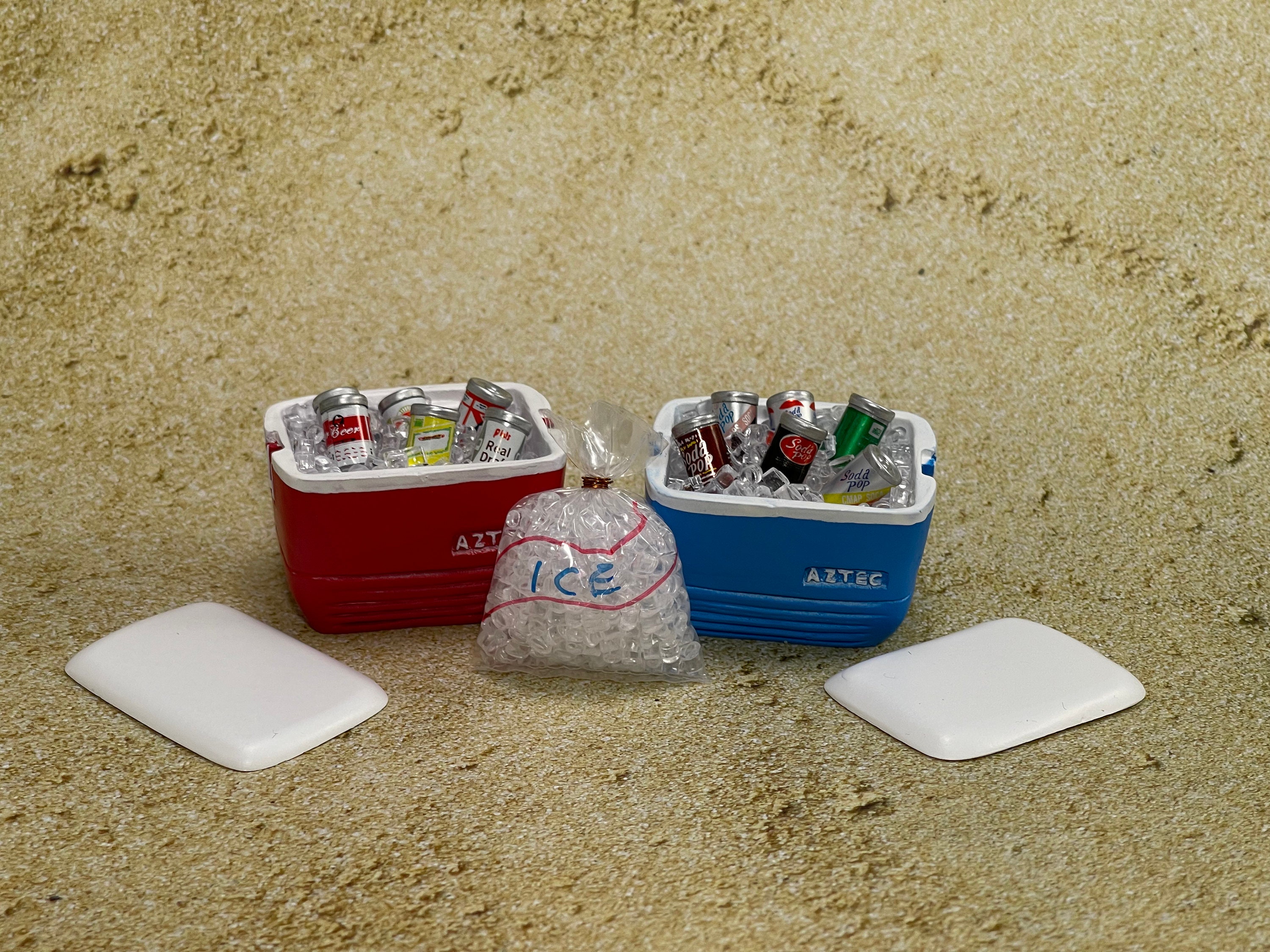 Miniature Cooler, Ice Chest, Dollhouse Miniatures 1:12 Scale