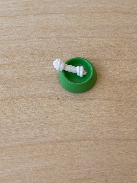 Dog bowl with bone inside discount