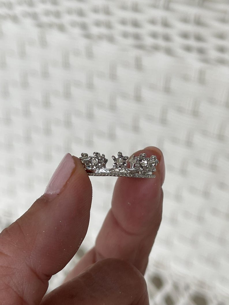 ONE Miniature Crown, fairy tale garden supply, craft DIY, 1:12 scale dollhouse miniature rose gold or silver color image 9