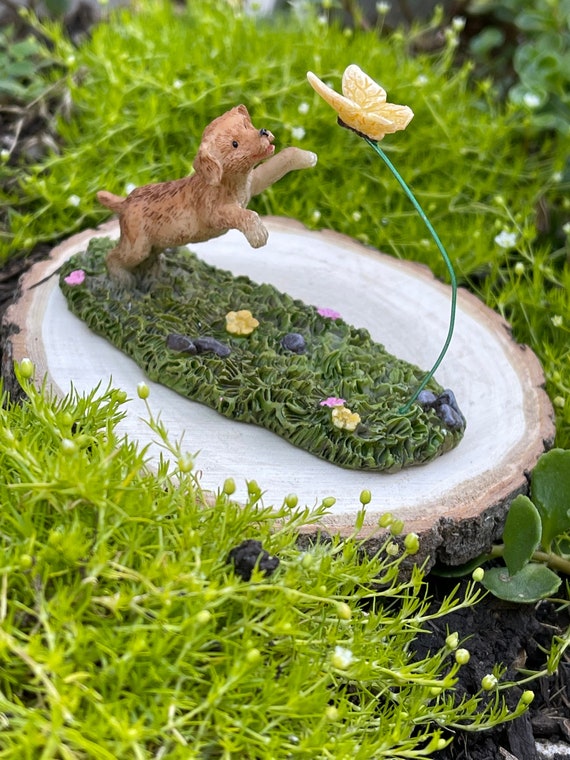 Miniature Golden Retriever Fairy Garden Figurine Accessory Dog Decor Ornament Miniature Golden Retriever Fairy Garden Figurine Accessory Dog Decor Ornament