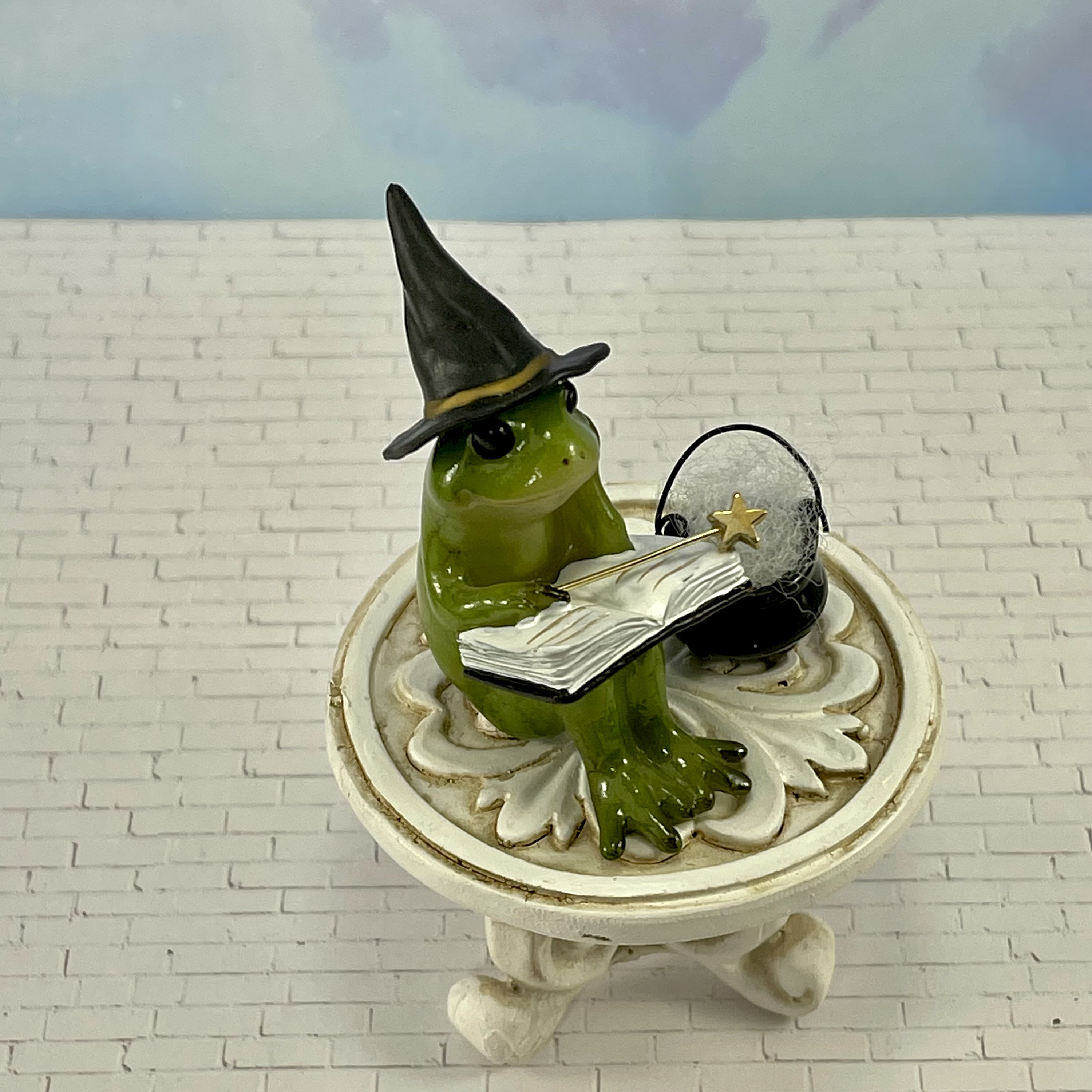 Miniature Frog Witch Hat Book of Spells Wand Halloween Minis