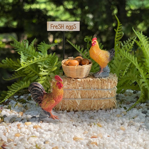 Miniature Chicken Rooster, Egg Basket, Real Straw Hay Bale, Fairy Garden Accessories, Basket of Egg, diorama, Hen for Dollhouse Minis
