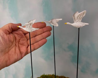 ONE Miniature Goose Picks for Fairy Garden, Miniature Garden, Plant Pot Pick, Mini Geese, Outdoor Decor, Decoration Bird Stake Flying