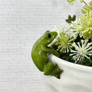 Frog Flower Pot Hugger Figurines, Miniature Supplies, Plant Accessory, Fairy Garden Accessories, Mini Toad Figure, Decorative Hanger