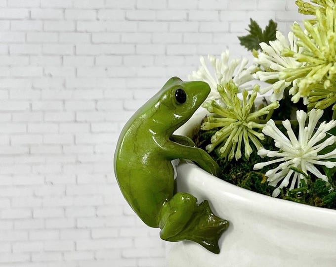 Frog Flower Pot Hugger Figurines, Miniature Supplies, Plant Accessory, Fairy Garden Accessories, Mini Toad Figure, Decorative Hanger