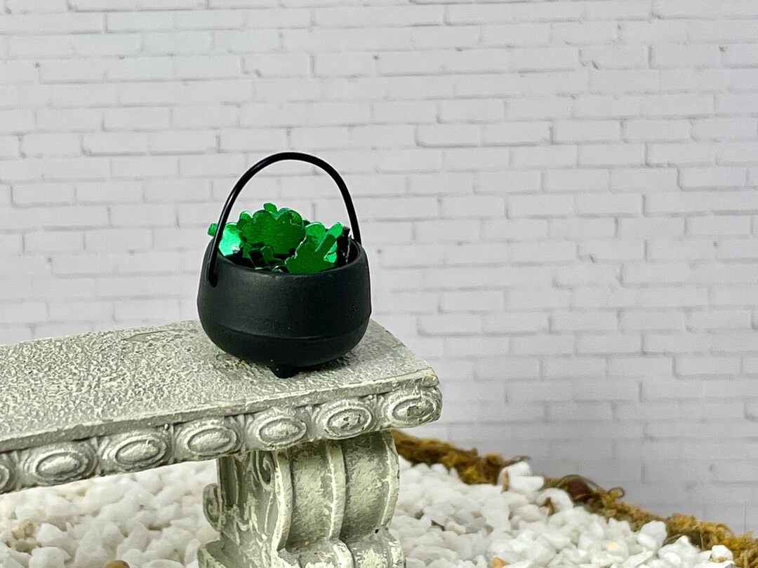 Miniature Cauldron, St. Patrick's Day miniatures, Miniature Shamrocks ...