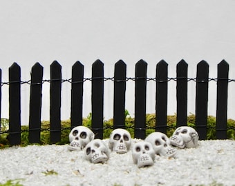 Miniature Skulls, Fairy Garden Black Picket Fence, Halloween miniatures, Miniature Halloween Garden accessories, Terrarium accessory, supply