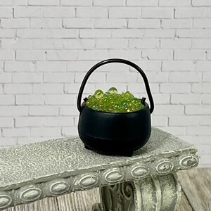 Miniature Halloween Cauldron, Bubbling Cauldron, Dollhouse Miniature, Fairy Garden Accessories, Diorama Supply, Witch Haunted House bild 4