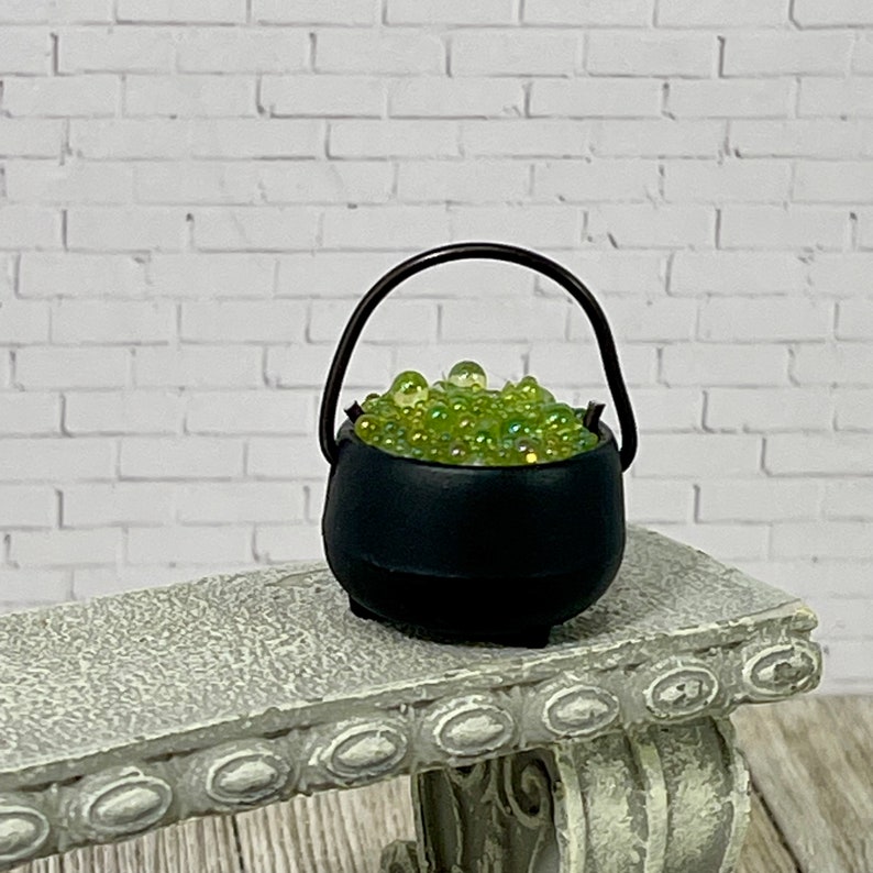 Miniature Halloween Cauldron, Bubbling Cauldron, Dollhouse Miniature, Fairy Garden Accessories, Diorama Supply, Witch Haunted House bild 4