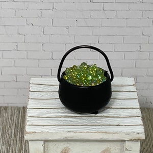 Miniature Halloween Cauldron, Bubbling Cauldron, Dollhouse Miniature, Fairy Garden Accessories, Diorama Supply, Witch Haunted House bild 2