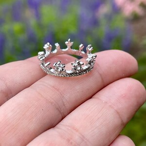 ONE Miniature Crown, fairy tale garden supply, craft DIY, 1:12 scale dollhouse miniature rose gold or silver color image 3