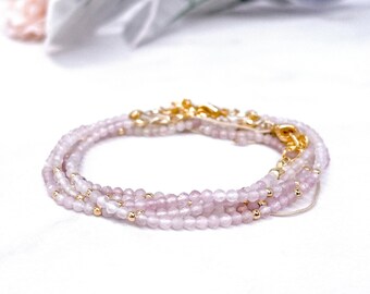 Pulsera de ópalo rosa: delicada joyería chapada en oro de 18 quilates
