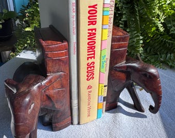 Set van 2 vintage handgesneden houten boekensteunen olifant, modern boho-decor uit het midden van de eeuw