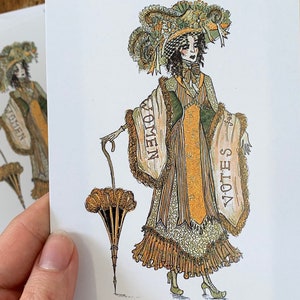 Votes pour les femmes Carte postale des suffragettes / Illustration de mode pour costumes / Croquis / Suffragette dorée / édouardien / victorien / Meg Lara Atelier